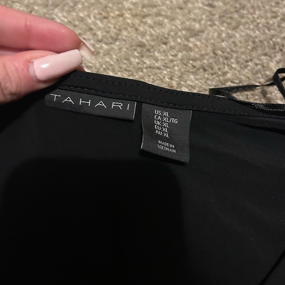 Tahari Blouse - Picture 2 of 3